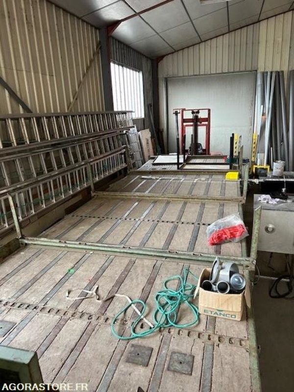 Vrachtwagen CAMION UNIC - 1974 / 82262 KM