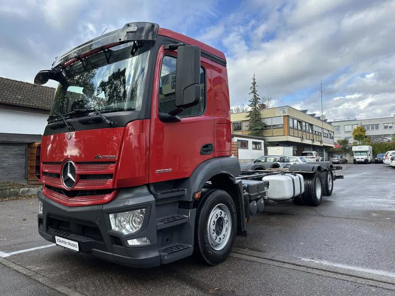 Chassis vrachtwagen Mercedes-Benz 2532 LL 6x2 LANGES Fahrgestell Intarder Lenkachse