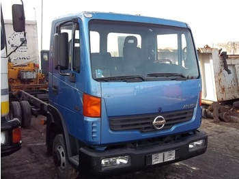 NISSAN ATLEON - Chassis vrachtwagen