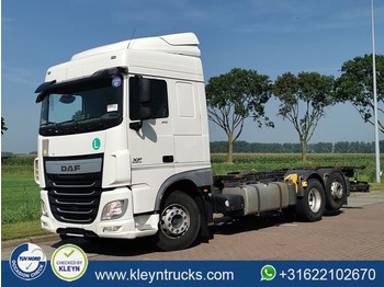 Containertransporter/ wissellaadbak vrachtwagen DAF XF 410 spacecab 6x2 far
