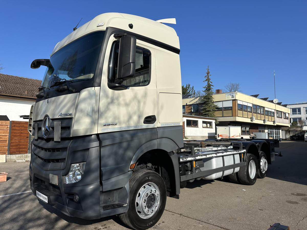 Containertransporter/ Wissellaadbak vrachtwagen Mercedes Actros 2542 LL BDF Standard 6x2 LBW