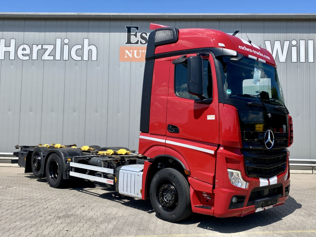Containertransporter/ Wissellaadbak vrachtwagen Mercedes-Benz 2546 LL 6x2