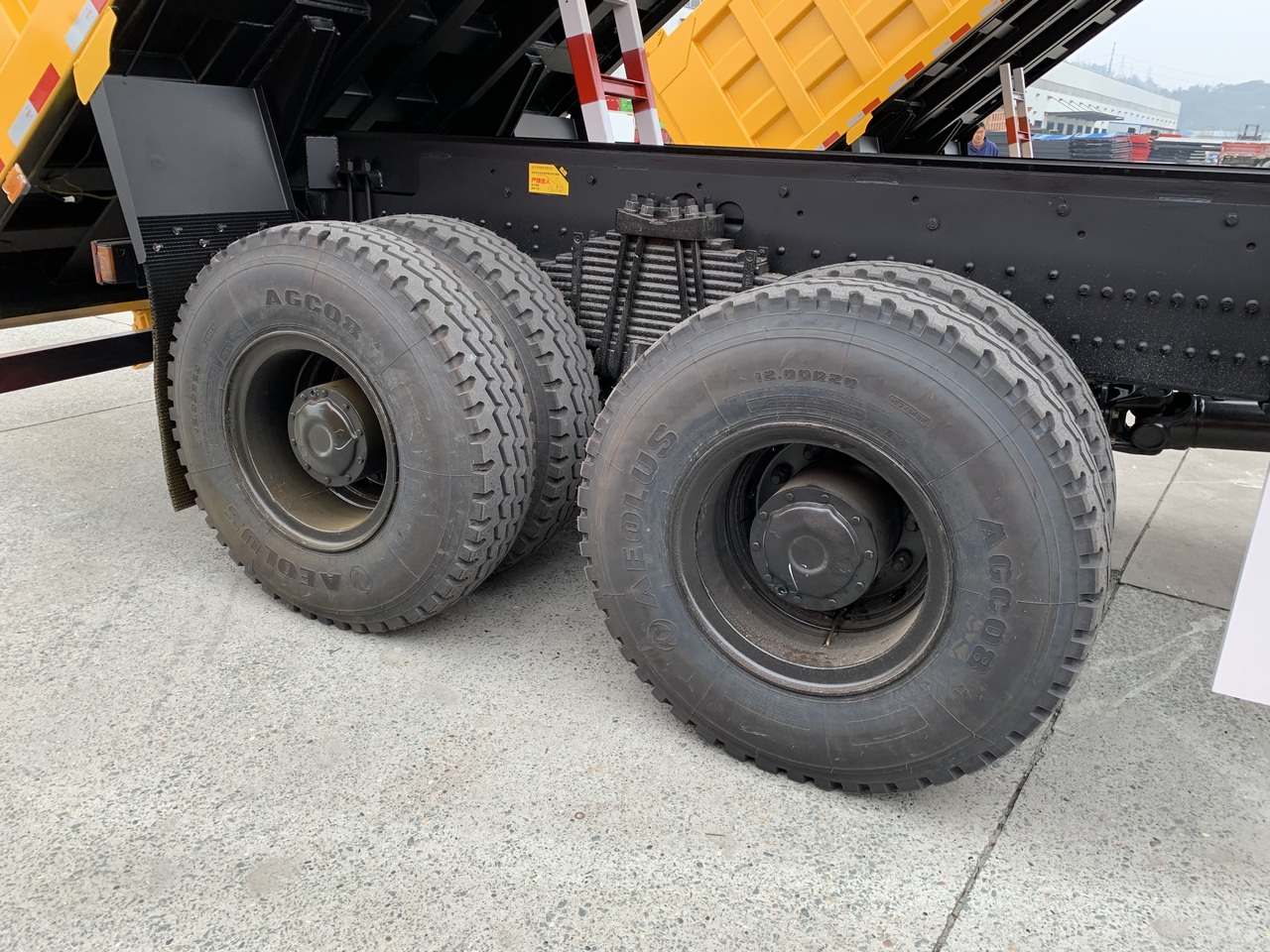 Nieuw Kipper vrachtwagen DONGFENG Commercial Vehicle 10-wheels Dumper Truck  6x4 Left Hand Drive Tipper Truck: afbeelding 5
