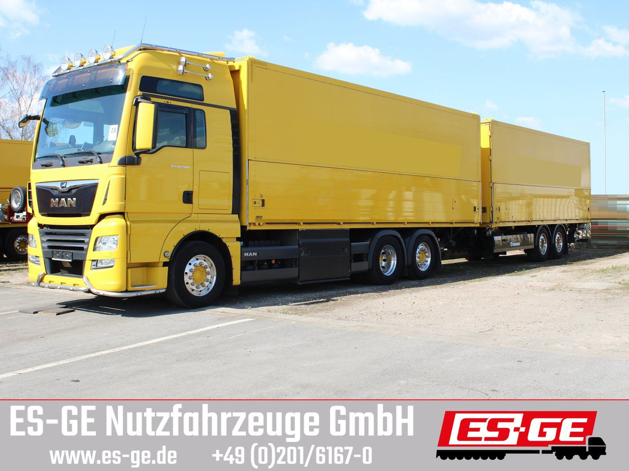 Drankenwagen vrachtwagen MAN 6x2 LKW mit Tandemanhänger