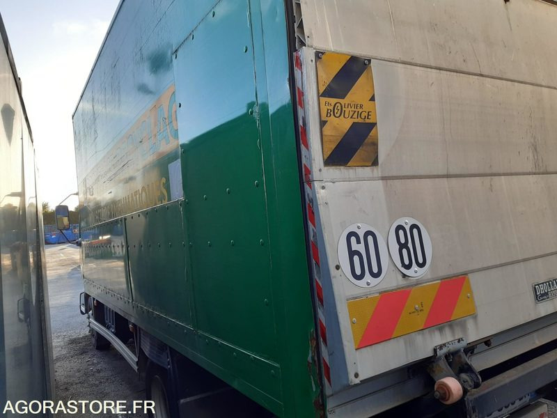 Vrachtwagen FOURGON RENAULT 10T - CD388BR