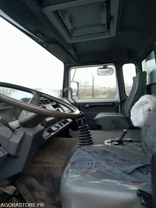 Vrachtwagen G300  Embrayage HS + fourchettes boite