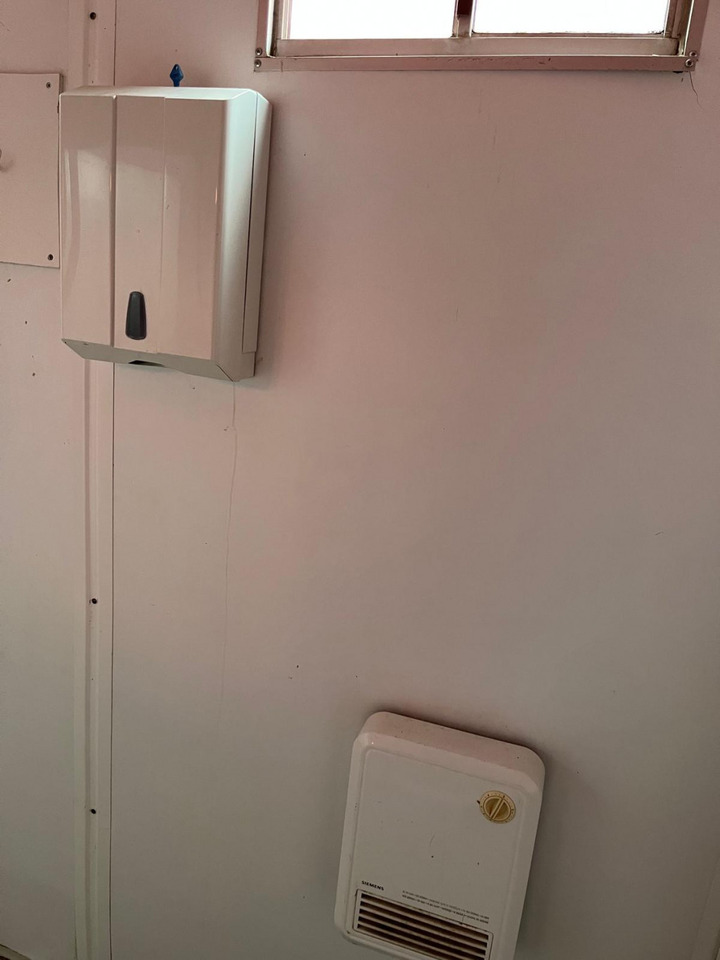 Haakarmsysteem vrachtwagen Abrollcontainer Containeranlage für Asbestsanierung