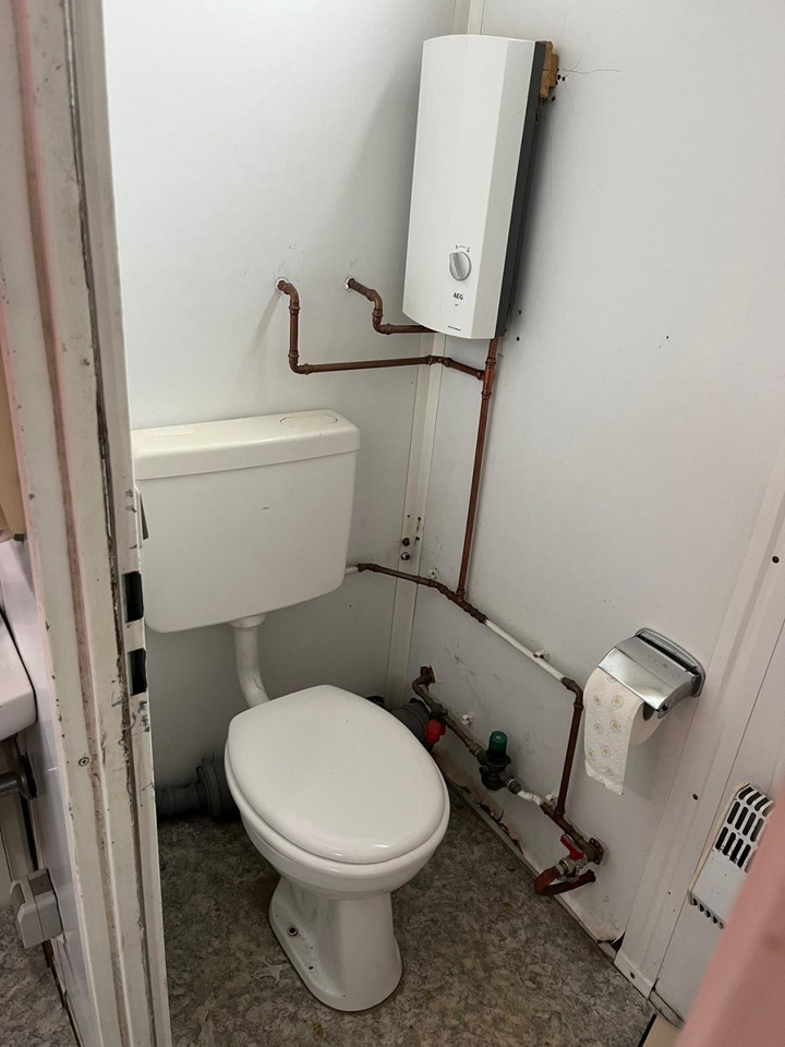 Haakarmsysteem vrachtwagen Abrollcontainer Containeranlage für Asbestsanierung