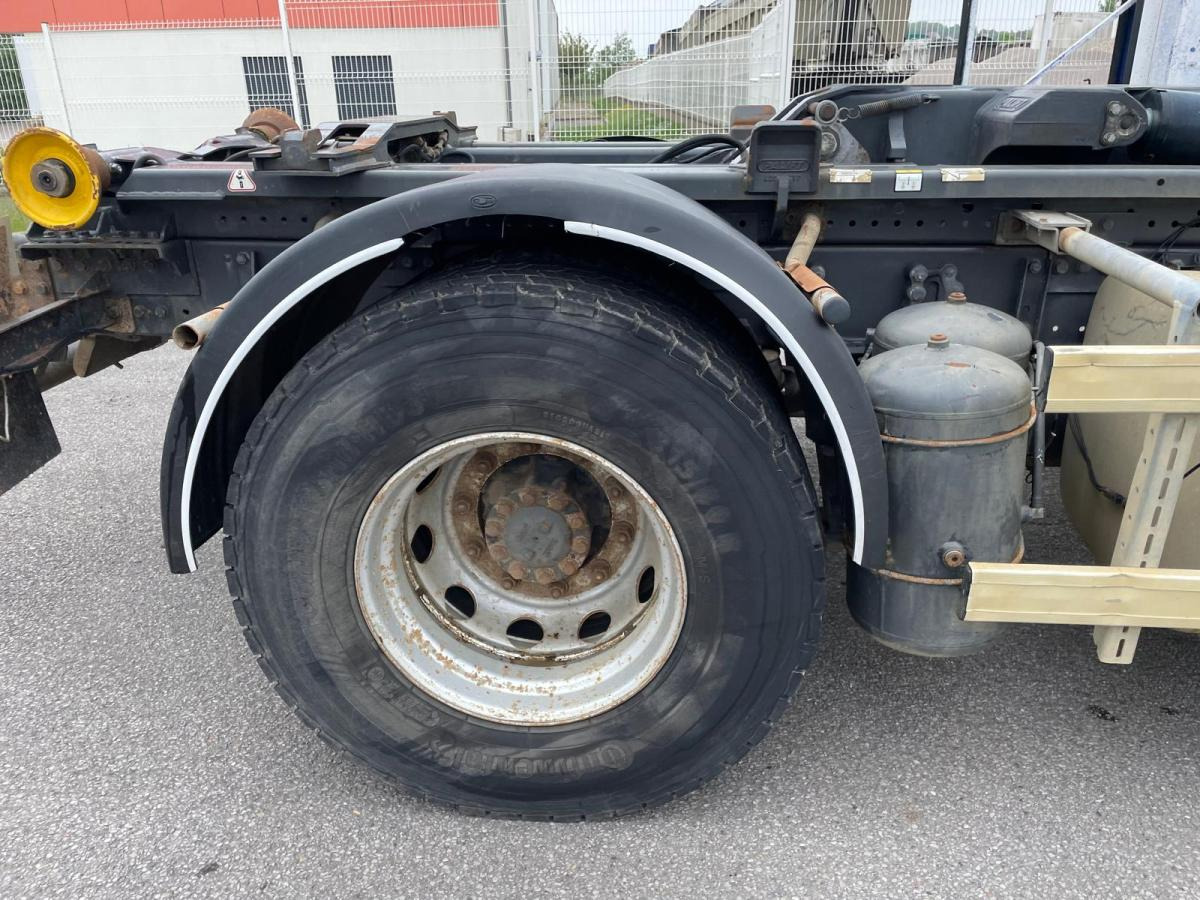 Haakarmsysteem vrachtwagen DAF XF105 460