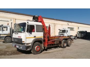 Haakarmsysteem vrachtwagen IVECO Turbotech 190.32 Scarrabile + Gru