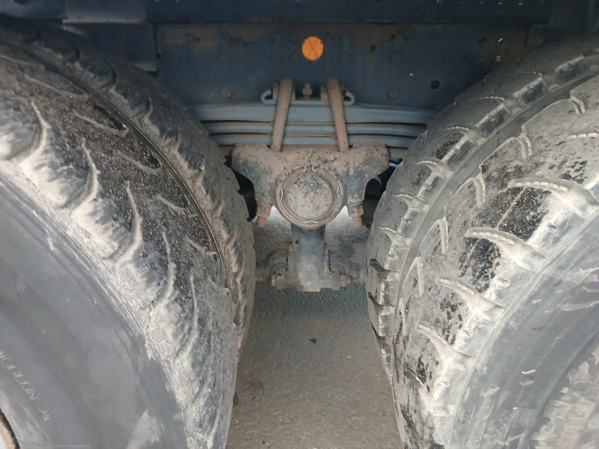 Haakarmsysteem vrachtwagen Iveco Trakker