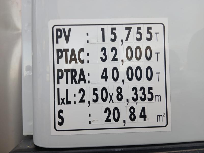 Haakarmsysteem vrachtwagen Iveco Trakker