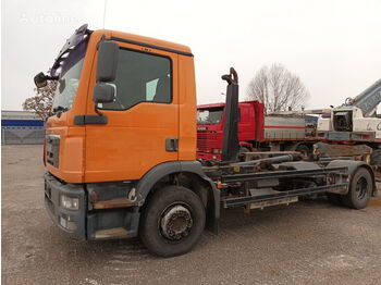 Haakarmsysteem vrachtwagen MAN TGM15.250