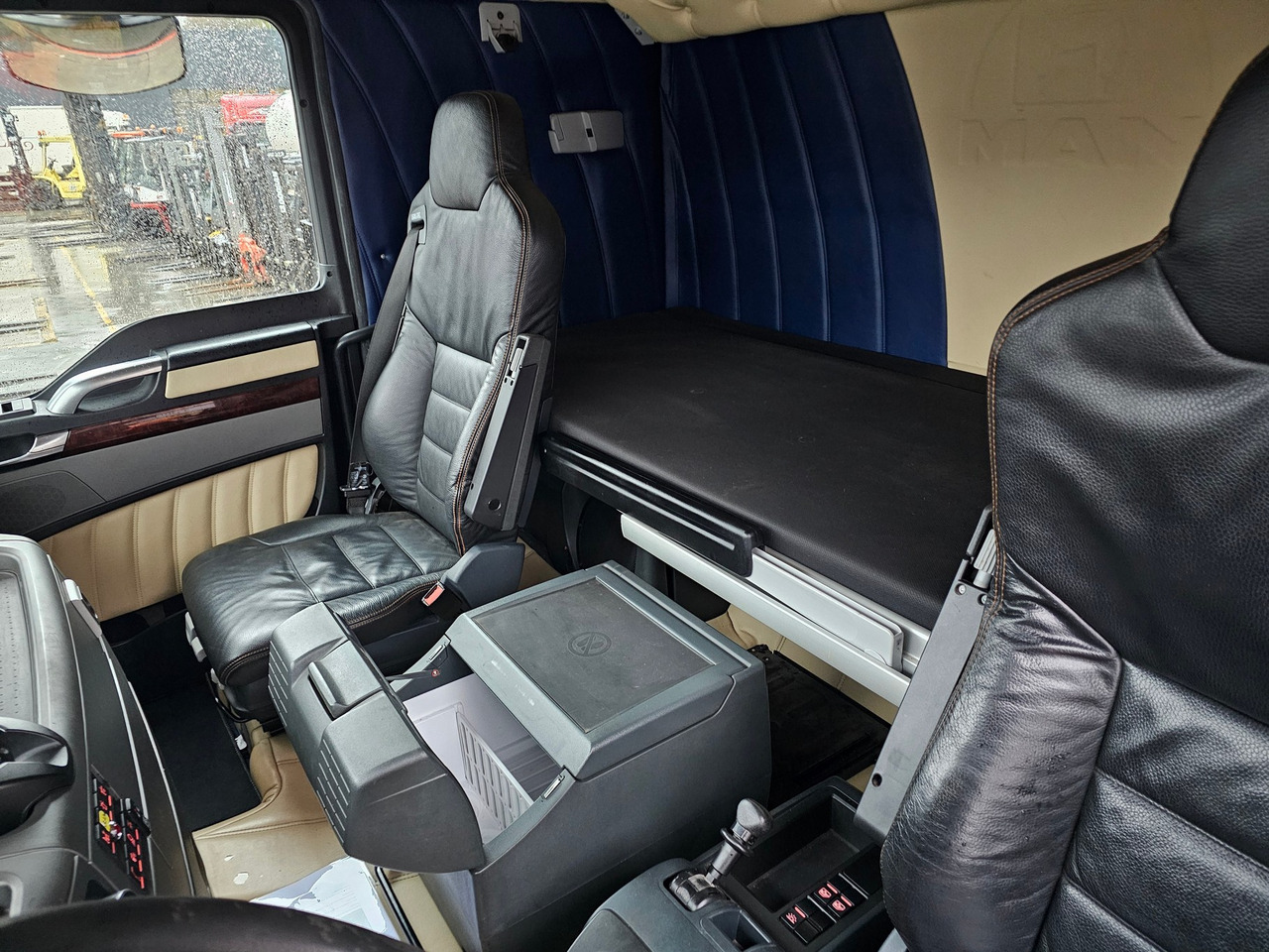 Haakarmsysteem vrachtwagen MAN TGX 26.560 XLX 6X4