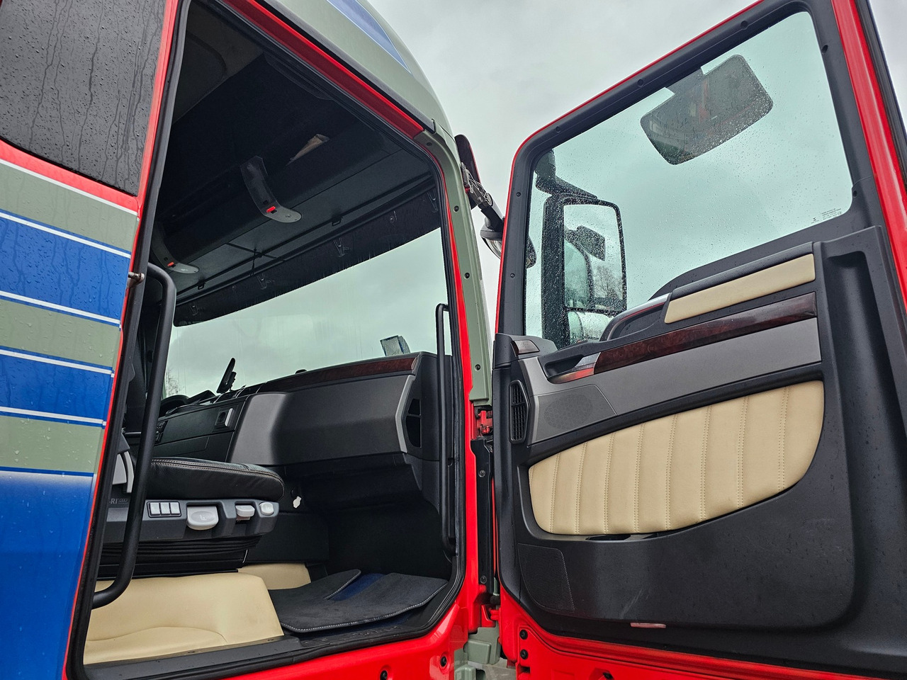 Haakarmsysteem vrachtwagen MAN TGX 26.560 XLX 6X4