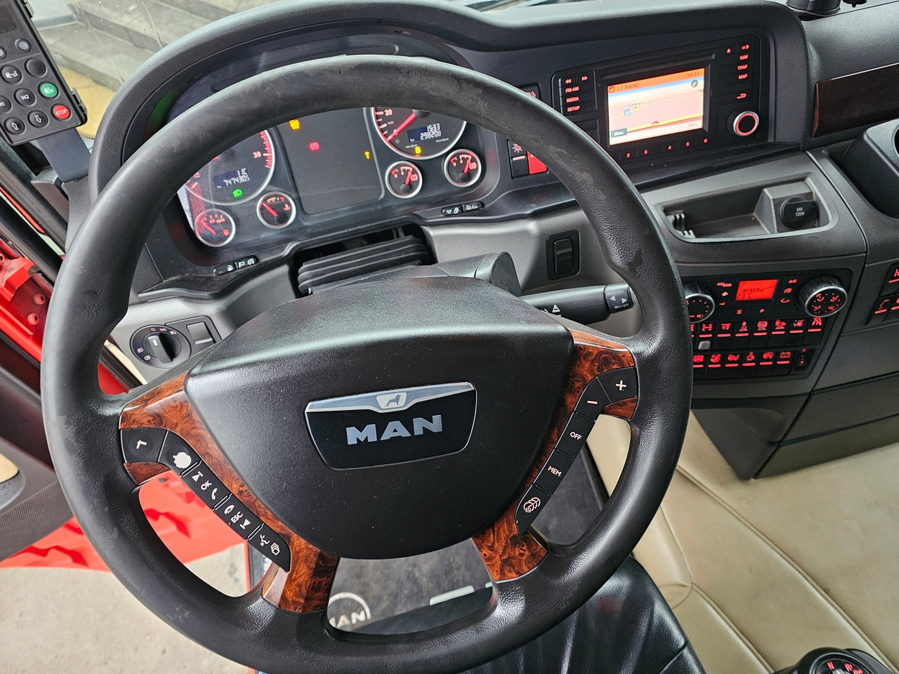 Haakarmsysteem vrachtwagen MAN TGX 26.560 XLX 6X4