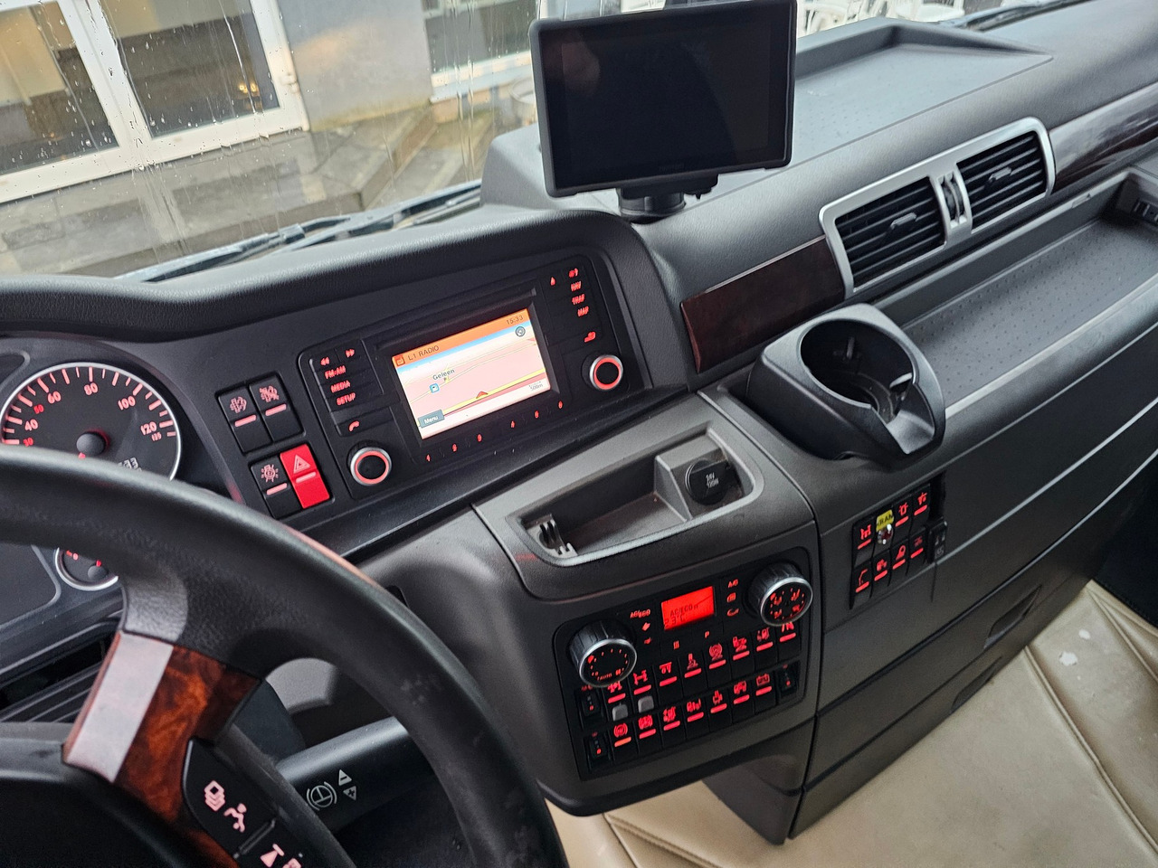 Haakarmsysteem vrachtwagen MAN TGX 26.560 XLX 6X4
