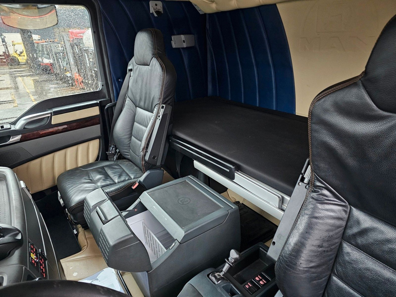 Haakarmsysteem vrachtwagen MAN TGX 26.560 XLX 6x4 Abrollkipper