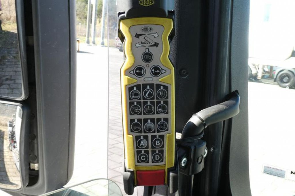 Haakarmsysteem vrachtwagen MAN TG-S 35.480 8x4 BL Abrollkipper mit Kran Penz-15