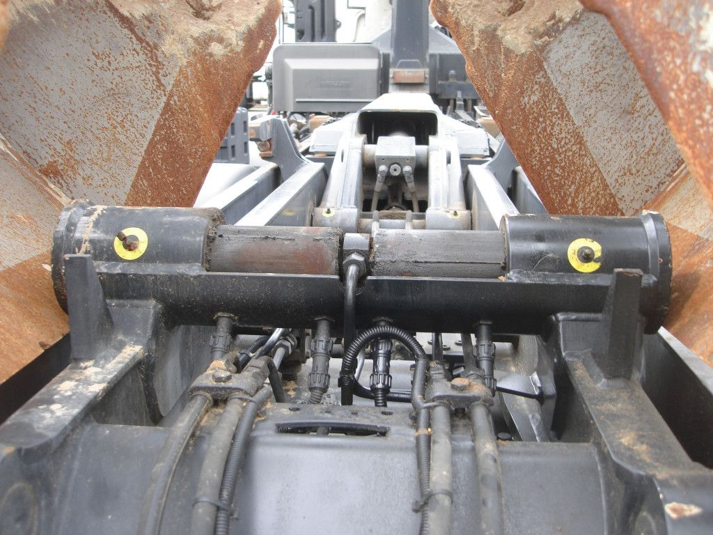 Haakarmsysteem vrachtwagen MAN TG-S 35.480 8x4 BL Abrollkipper mit Kran Penz-15