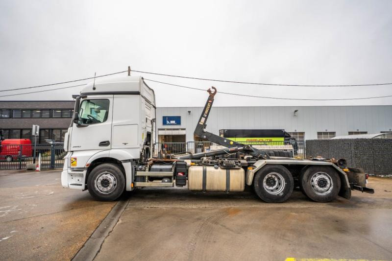 Haakarmsysteem vrachtwagen Mercedes ACTROS 2540 +MULTILIFT XP 20-56