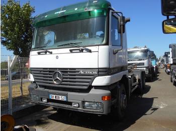Haakarmsysteem vrachtwagen Mercedes Actros 3331