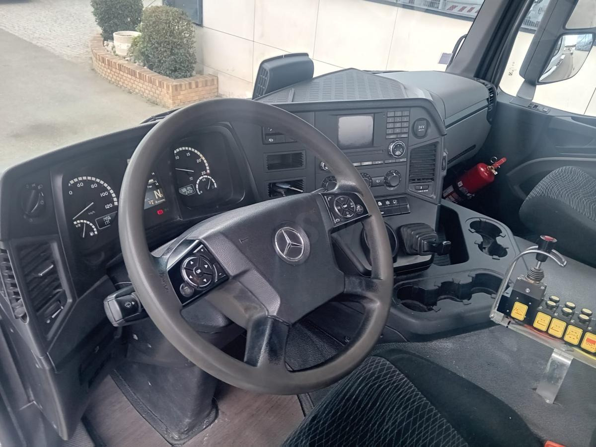 Haakarmsysteem vrachtwagen Mercedes Antos 2643