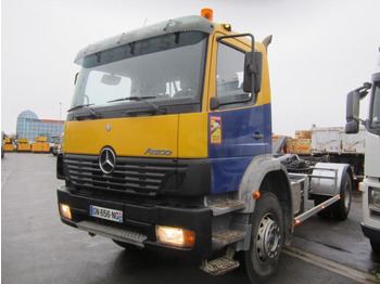 Haakarmsysteem vrachtwagen Mercedes Atego 1823