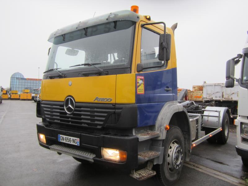 Haakarmsysteem vrachtwagen Mercedes Atego 1823
