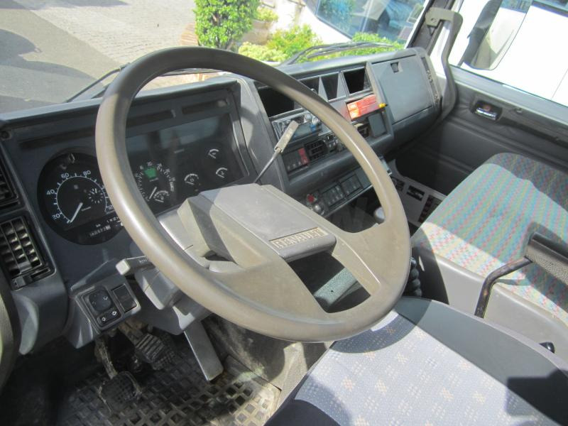 Haakarmsysteem vrachtwagen Renault Midliner 180