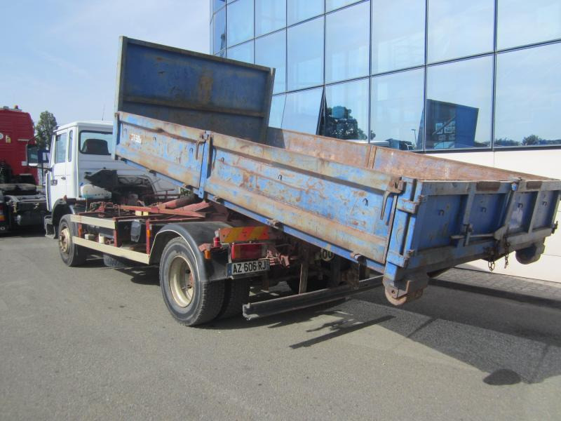 Haakarmsysteem vrachtwagen Renault Midliner 180