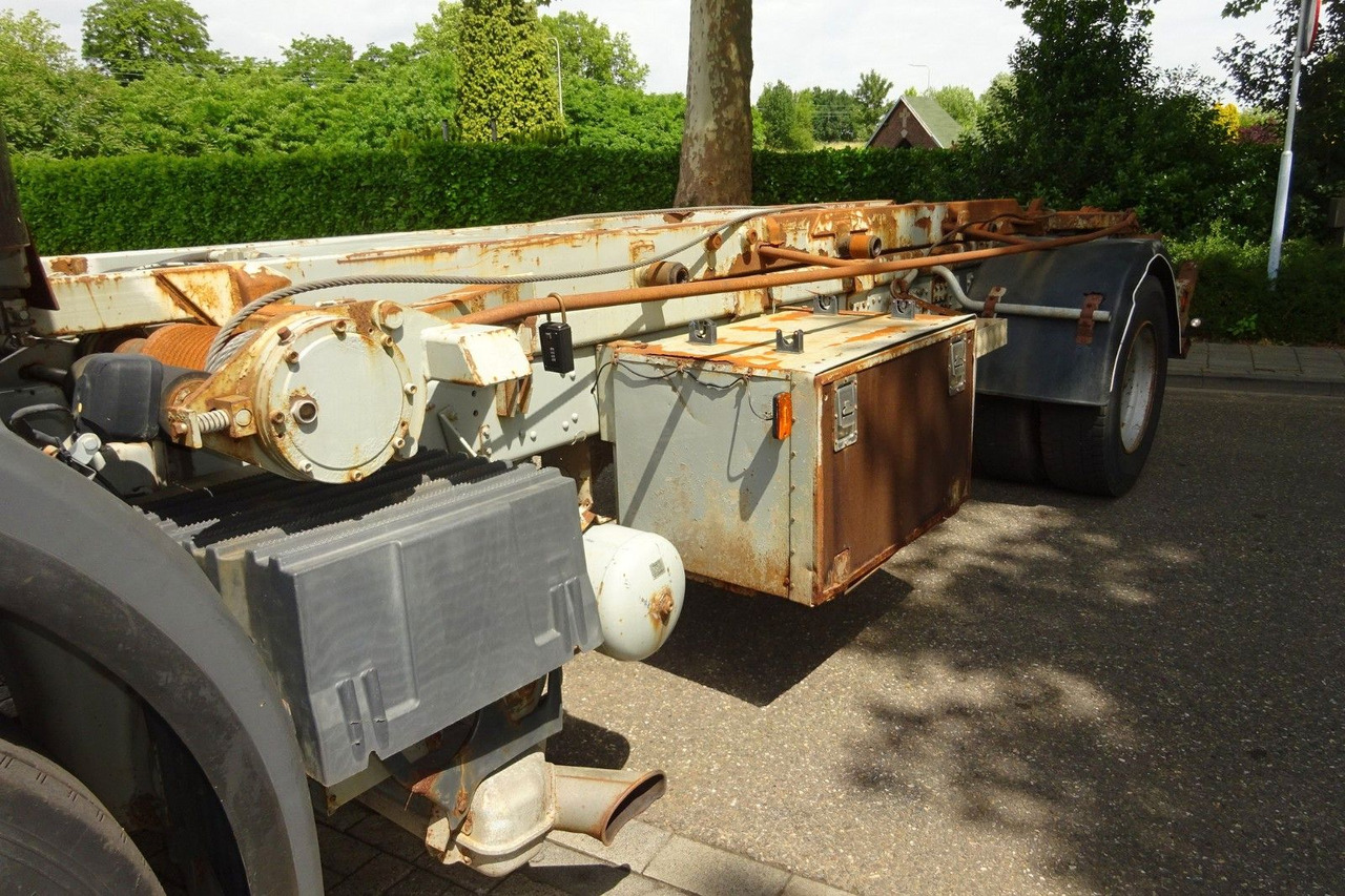 Haakarmsysteem vrachtwagen Scania P230 Cp16