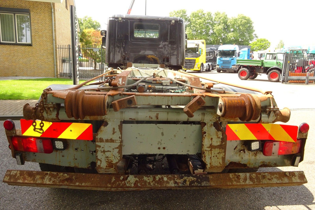Haakarmsysteem vrachtwagen Scania P230 Cp16