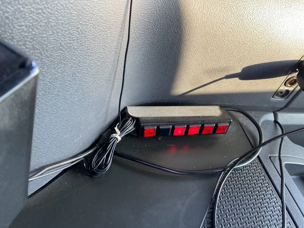 Haakarmsysteem vrachtwagen Scania P360/HYVALIFT/HIAB 144B a réparer