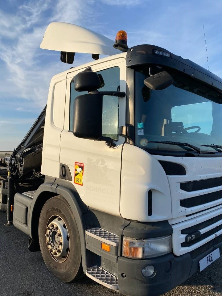 Haakarmsysteem vrachtwagen Scania P360/HYVALIFT/HIAB 144B a réparer