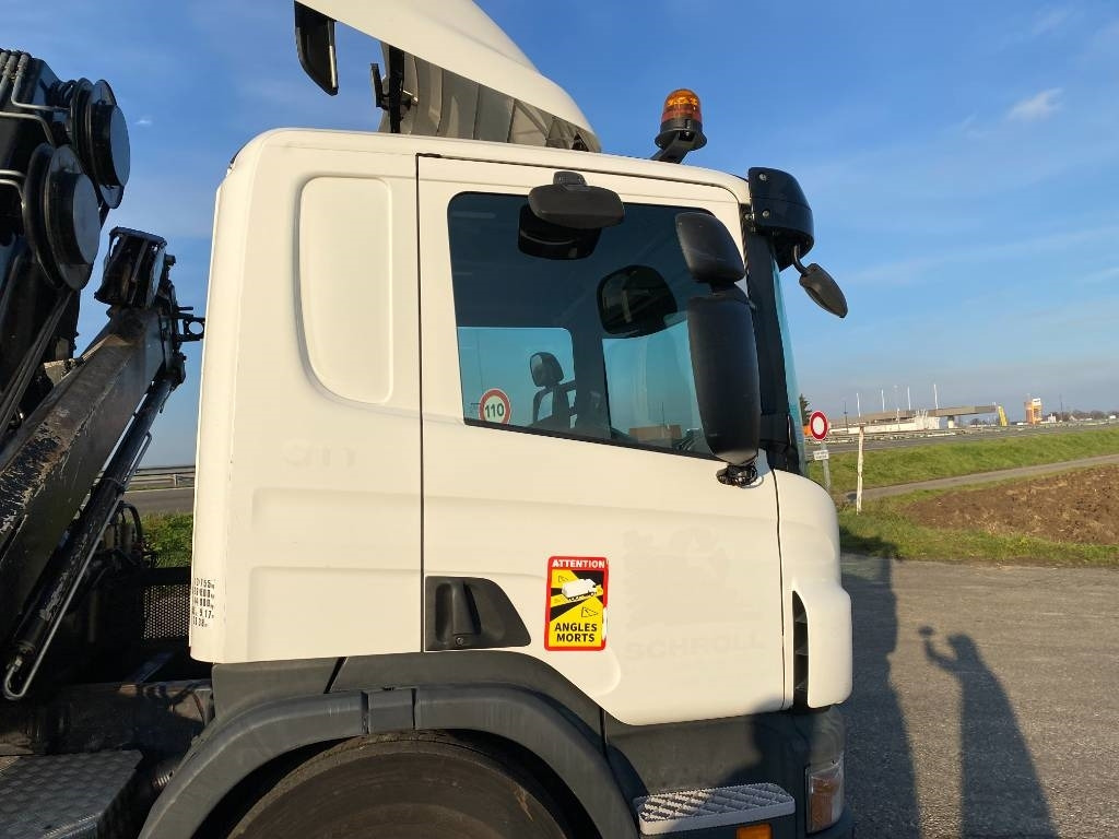 Haakarmsysteem vrachtwagen Scania P360/HYVALIFT/HIAB 144B a réparer