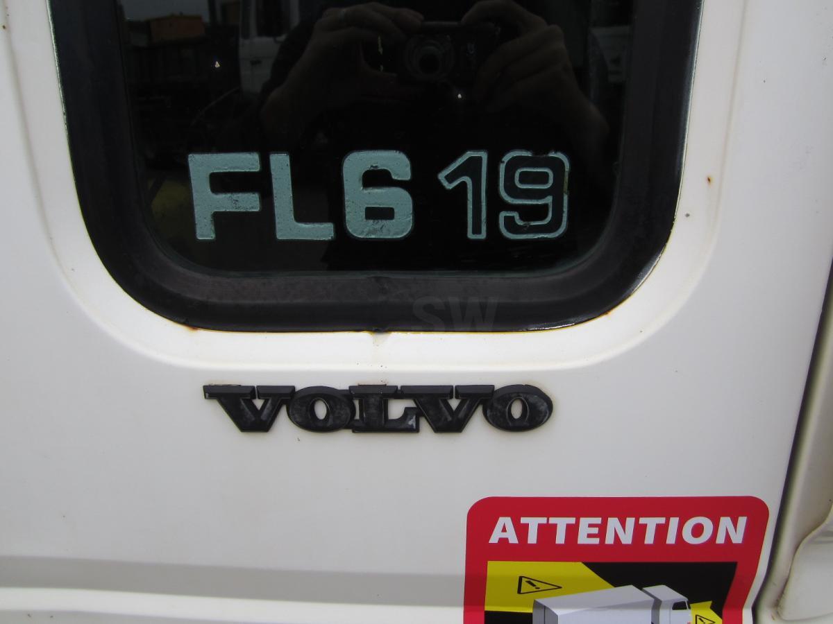 Haakarmsysteem vrachtwagen Volvo FL6 19