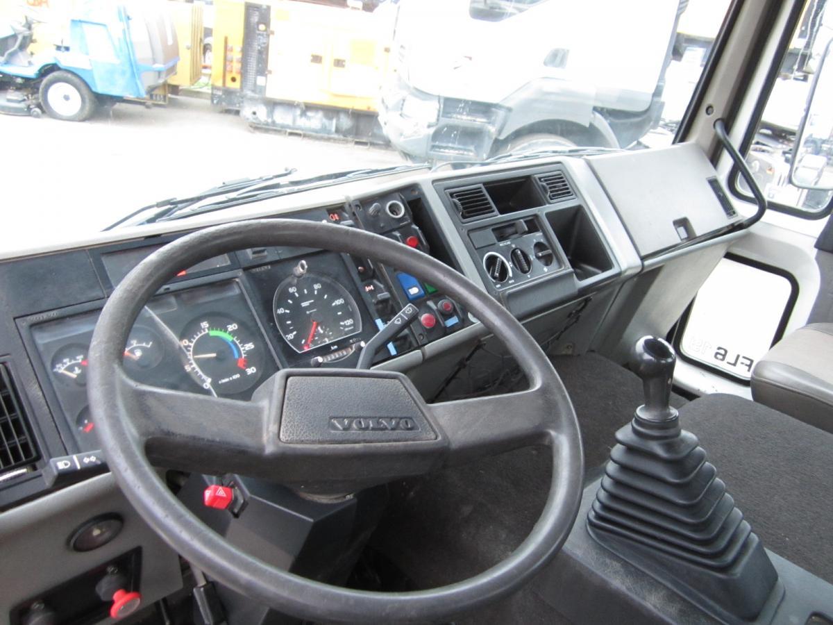 Haakarmsysteem vrachtwagen Volvo FL6 19
