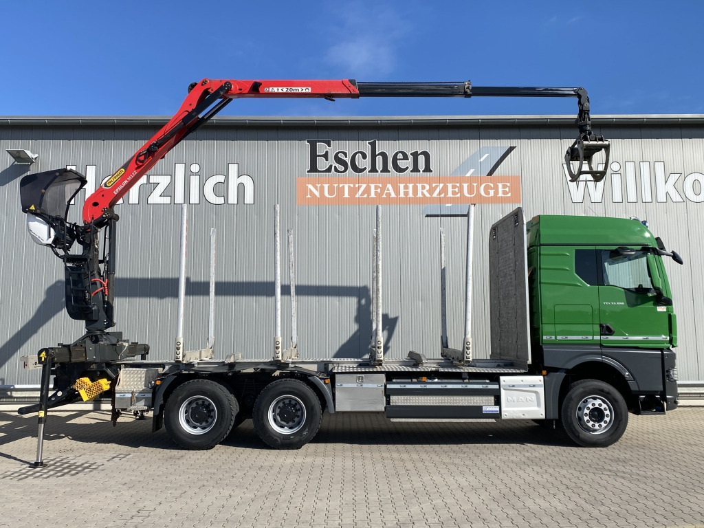 Houttransport MAN TGX 33.580 6x4 BB Kurzholzaufbau / Kran