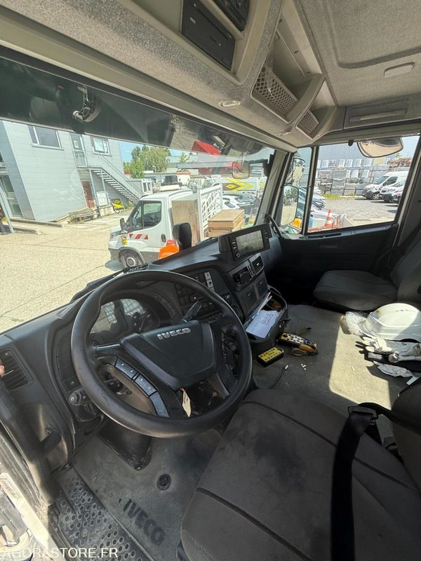 Vrachtwagen IVECO STRALIS MULTIBENNE 4x2 - 2015 / 61000KM