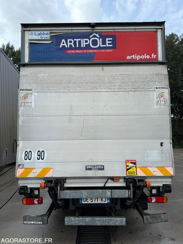 Vrachtwagen IVECO porteur Fourgon 4x2 EEV 150E25 250ch Boite Auto