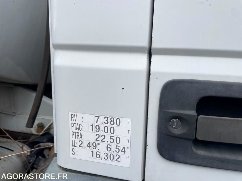 Vrachtwagen Iveco 190EL28 19t citerne - 2008 - 640748kms - export only