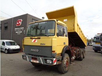 Kipper vrachtwagen Iveco 330.36: afbeelding 1