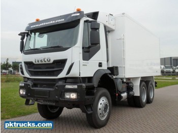 Nieuw Koelwagen vrachtwagen Iveco Trakker AD380T38H 6x4 Frigo truck: afbeelding 1