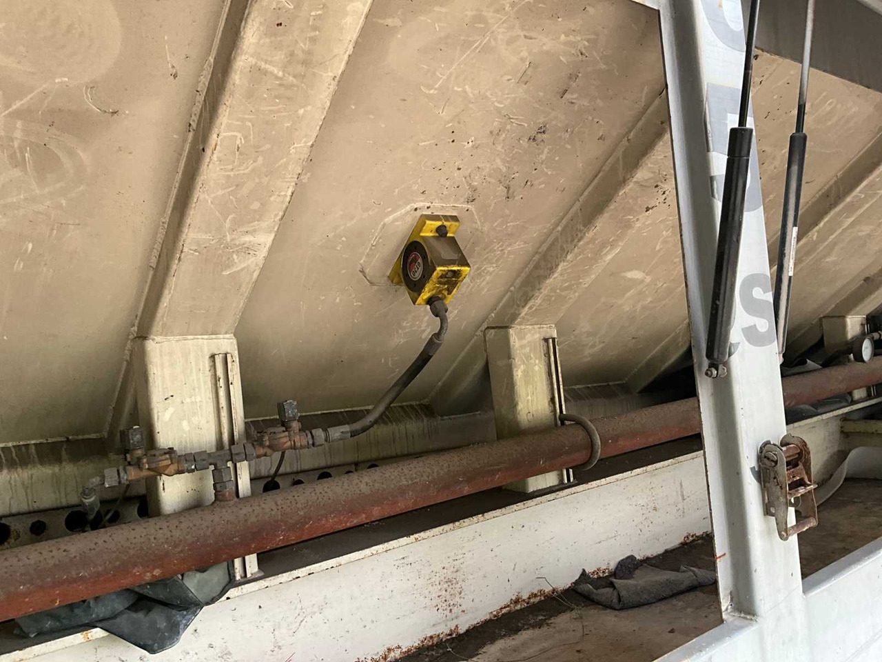 Vrachtwagen KWB P-393-STI-H3 CHAPEOPLEGGER