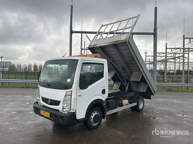Kipper vrachtwagen 2012 Renault Maxity 4x2 Dump Truck: Light Duty
