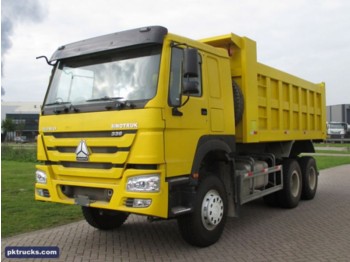 CNHTC SINOTRUK HOWO 336 6x4 - Kipper vrachtwagen