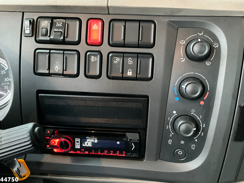 Kipper vrachtwagen DAF FAN LF 220 Euro 6 Hiab 11 Tonmeter laadkraan Just 166.649 Km!