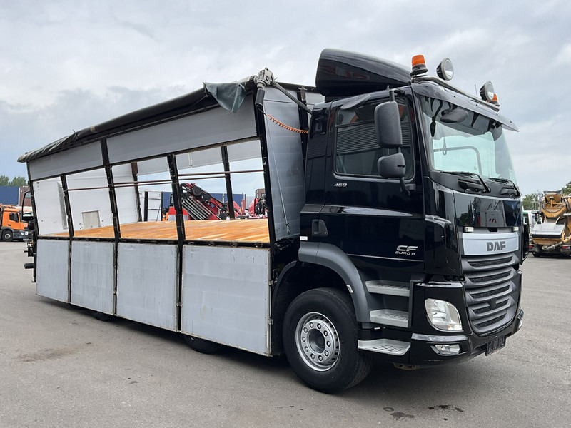 Kipper vrachtwagen DAF FAX CF 480 Euro 6 HMF 21 Tonmeter laadkraan