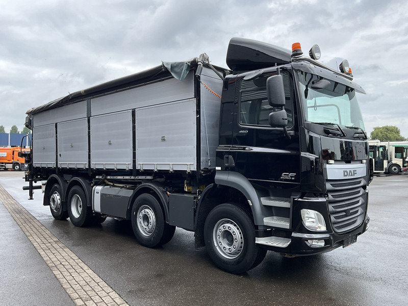 Kipper vrachtwagen DAF FAX CF 480 Euro 6 HMF 21 Tonmeter laadkraan